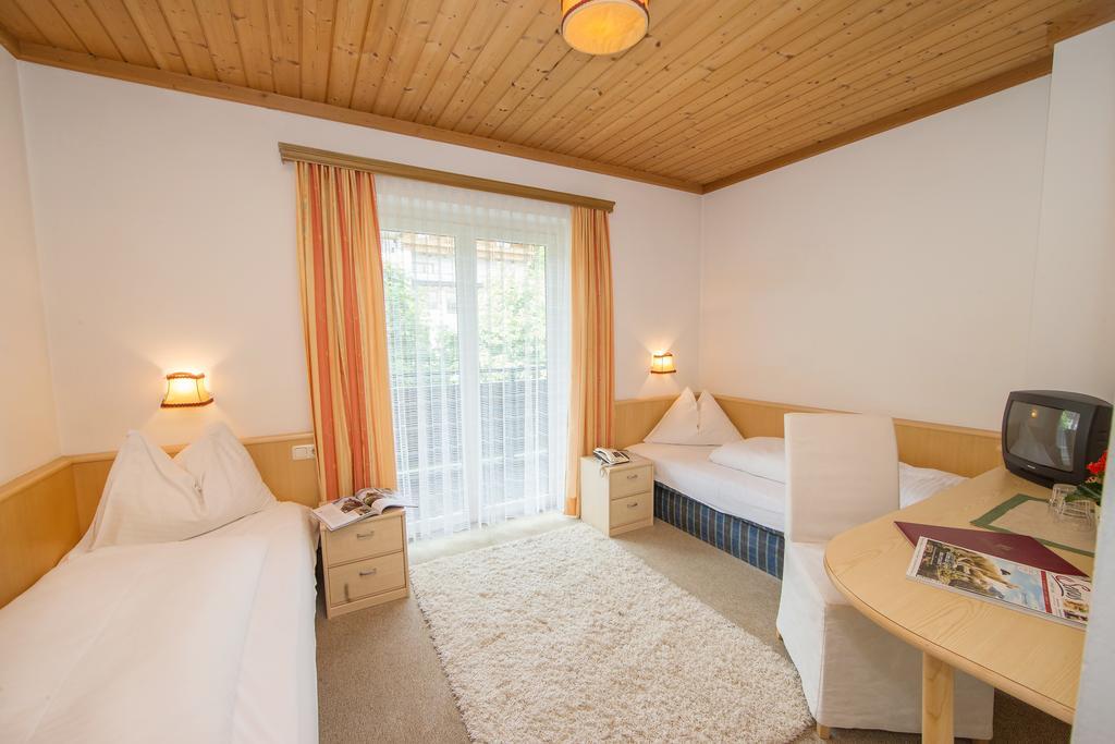 Pension Margarete Zell am See Exterior photo